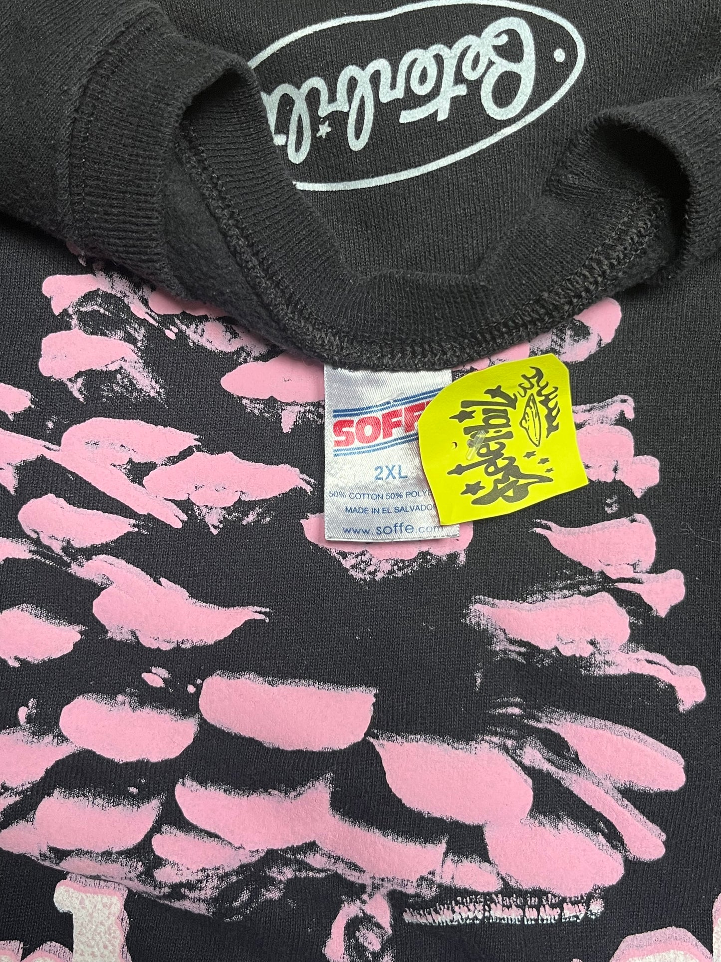XL/2XL Wide Pinkcone Sweatshirt