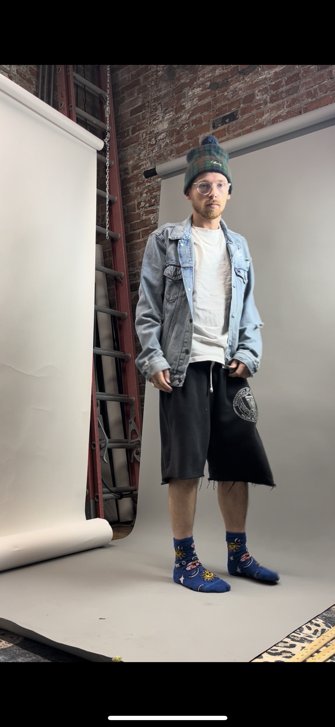 L Levi’s Distressed Ghostberry