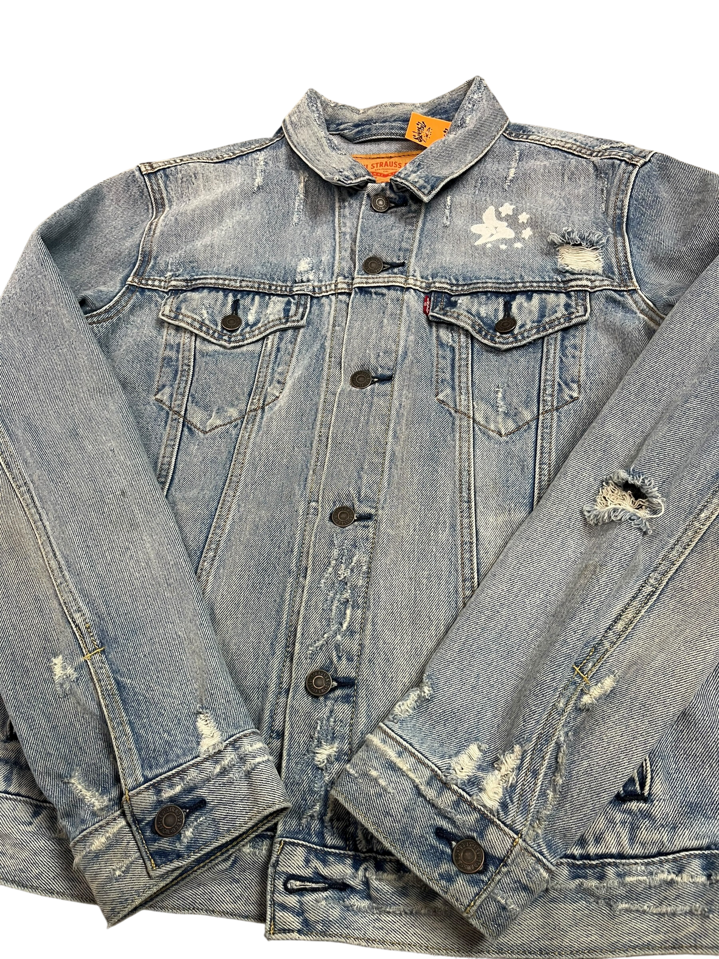 L Levi’s Distressed Ghostberry