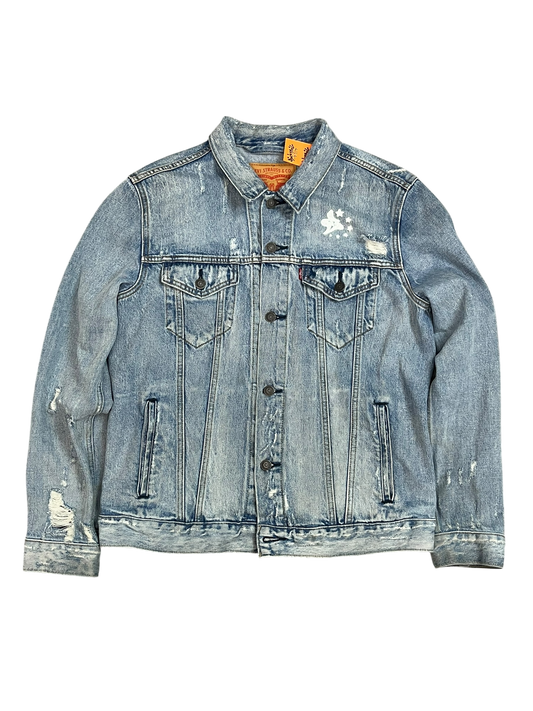 L Levi’s Distressed Ghostberry
