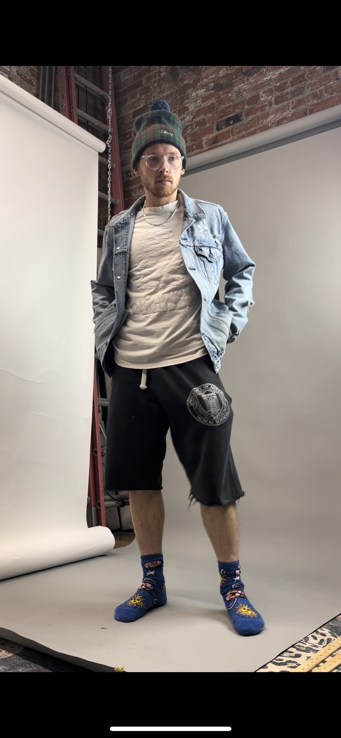 L Levi’s Distressed Ghostberry