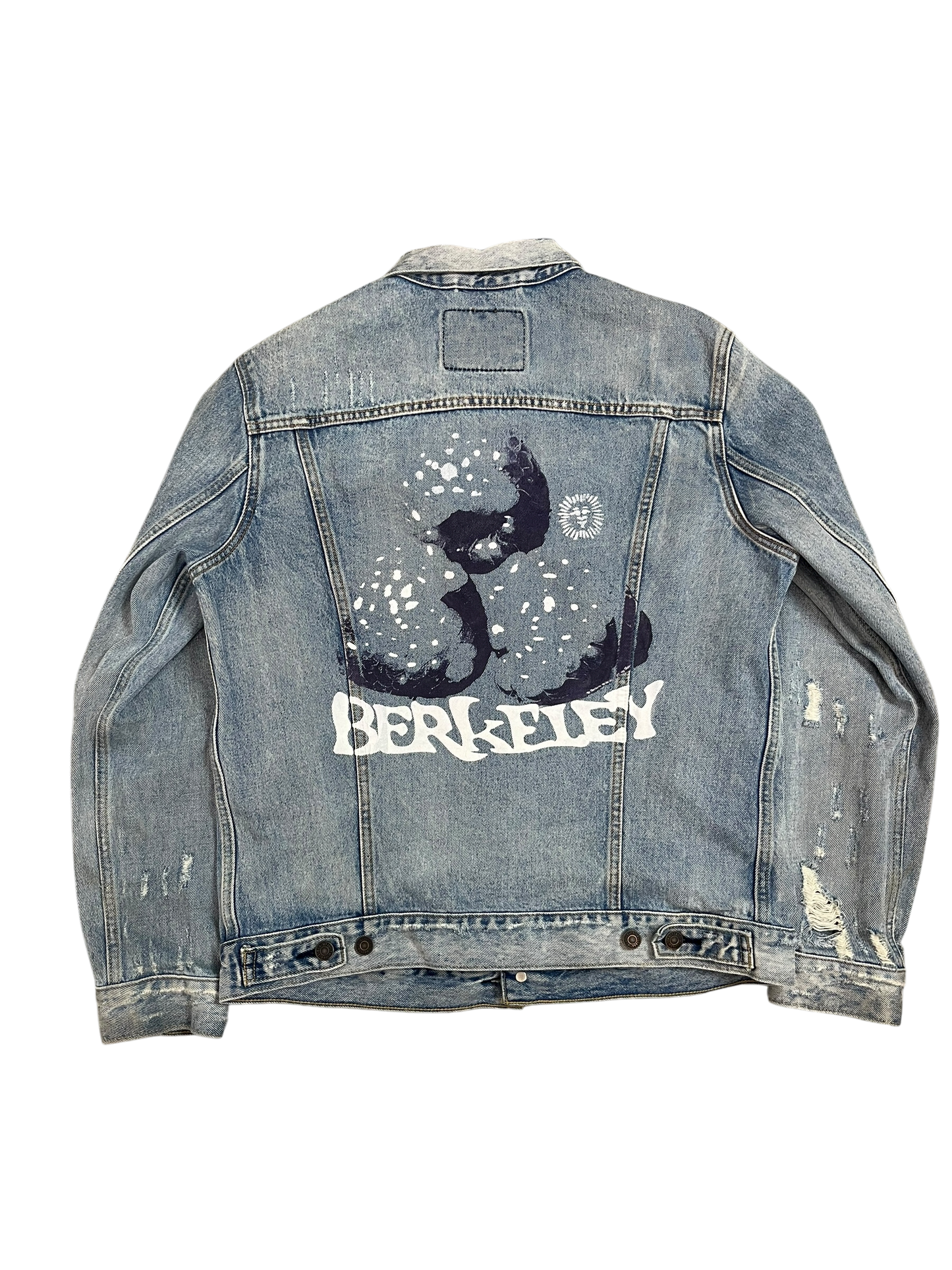 L Levi’s Distressed Ghostberry